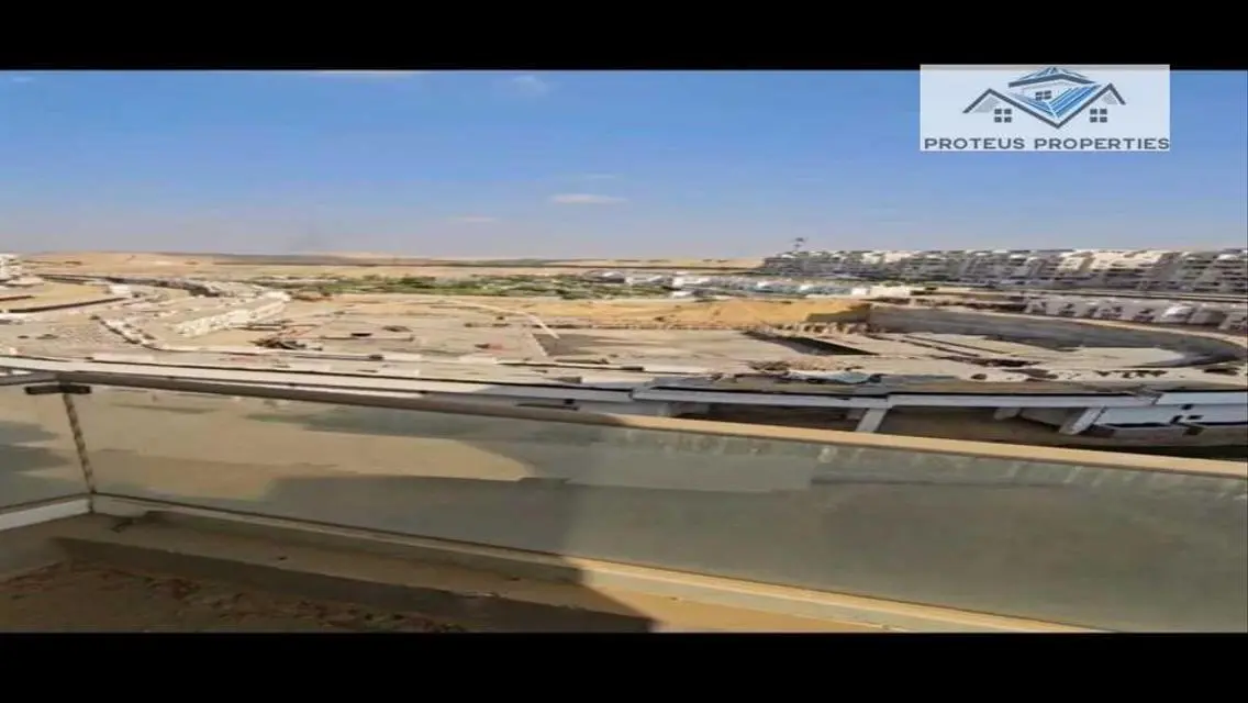 شقة فاخر للبيع في كلوب بارك 2016