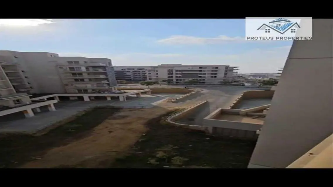 شقة فاخر للبيع في كلوب بارك 2016