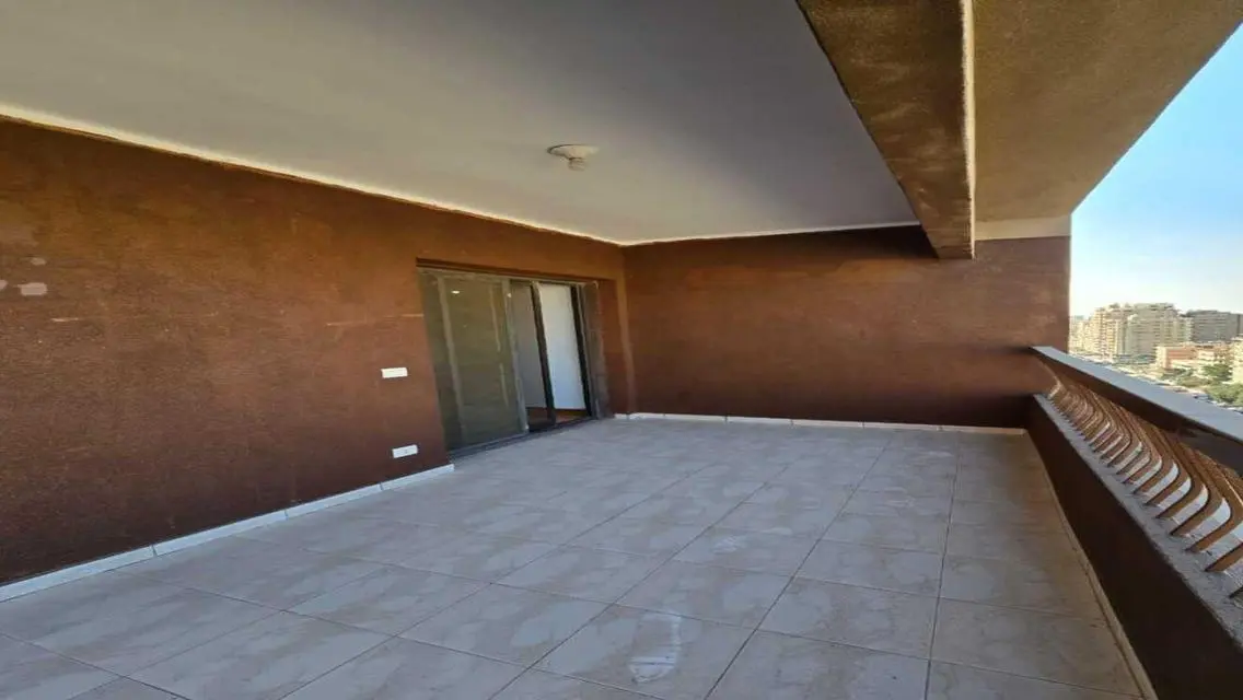 Luxury Villa for Rent in Prime Location