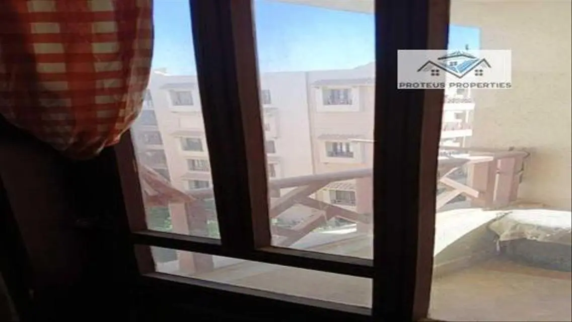 شقة رائعة للبيع بمساحة متر مع شرفة وميزات مذهلة