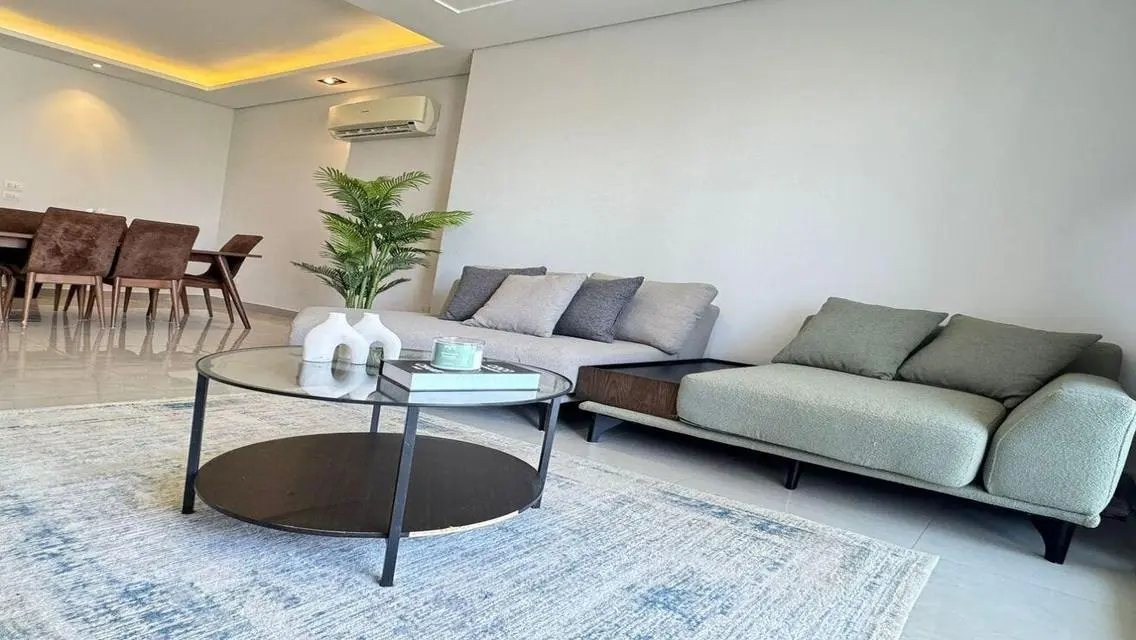 Luxury Apartment with Scenic Landmark View