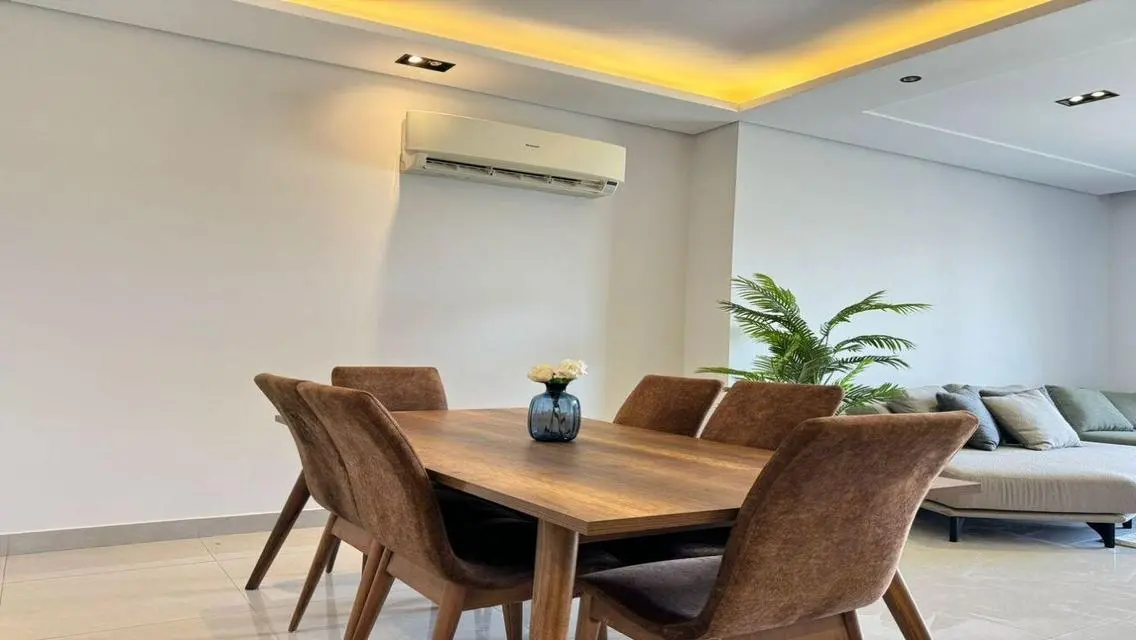 Luxury Apartment with Scenic Landmark View