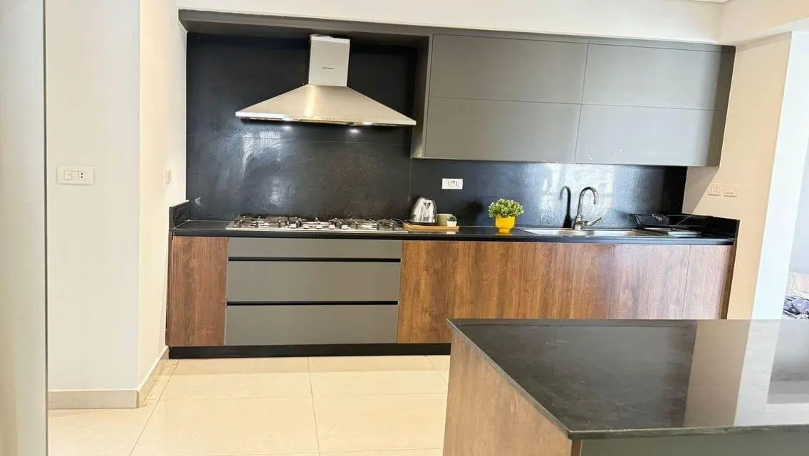 Luxury Apartment with Scenic Landmark View