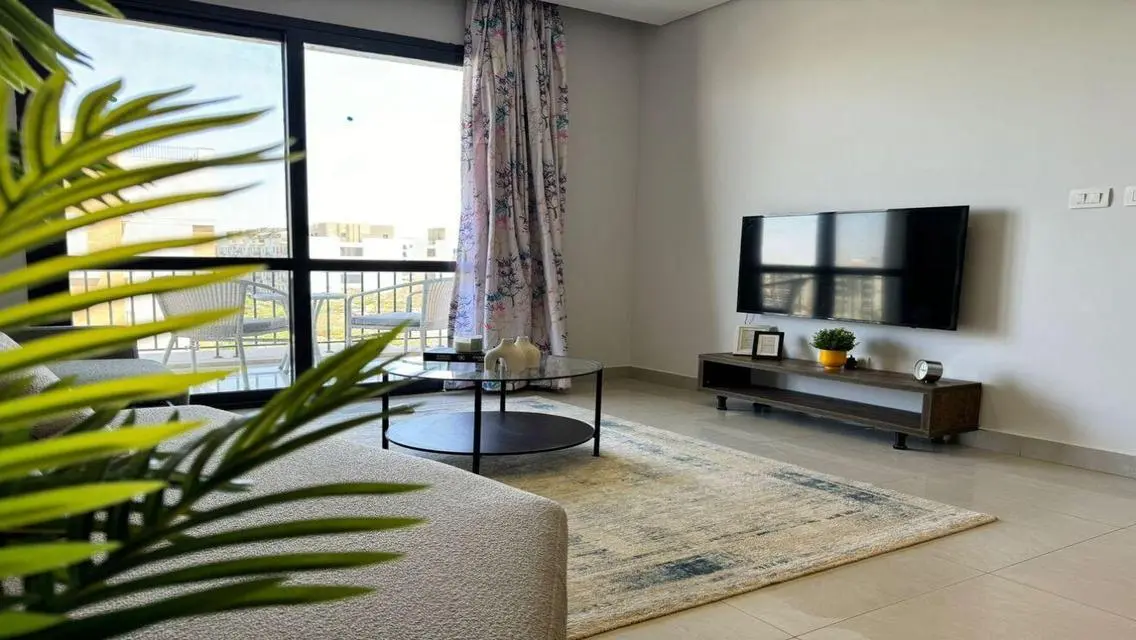 Luxury Apartment with Scenic Landmark View