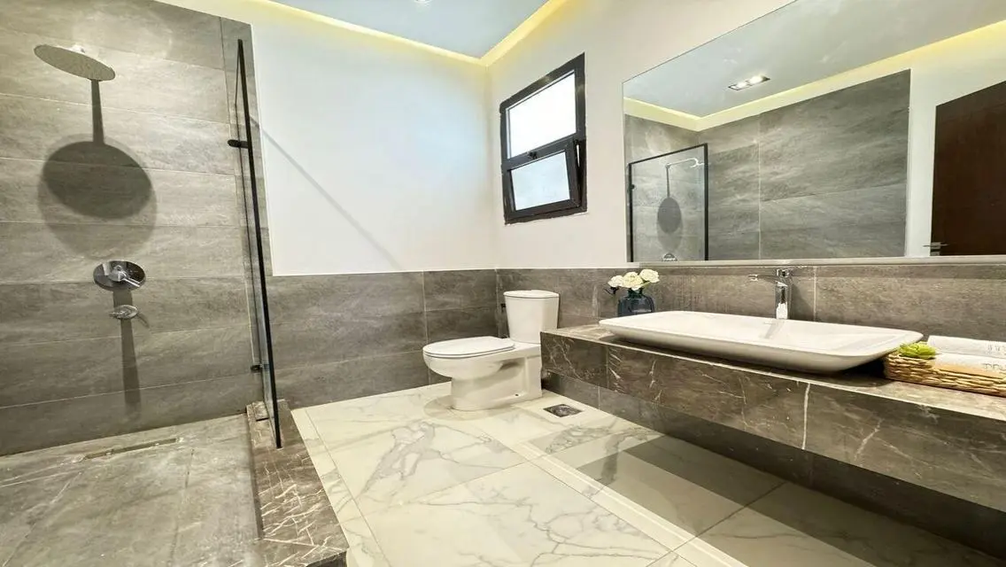 Luxury Apartment with Scenic Landmark View