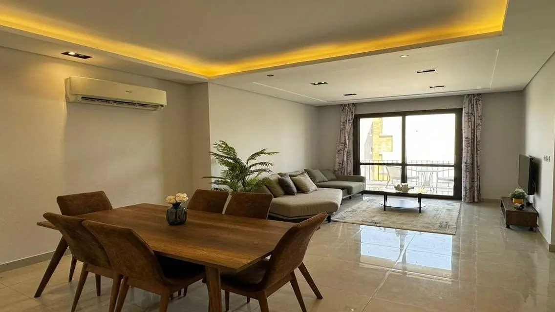 Luxury Apartment with Scenic Landmark View