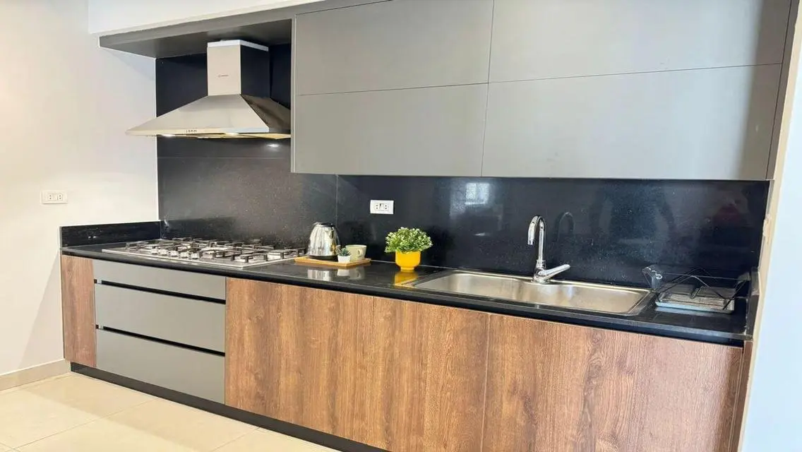 Luxury Apartment with Scenic Landmark View