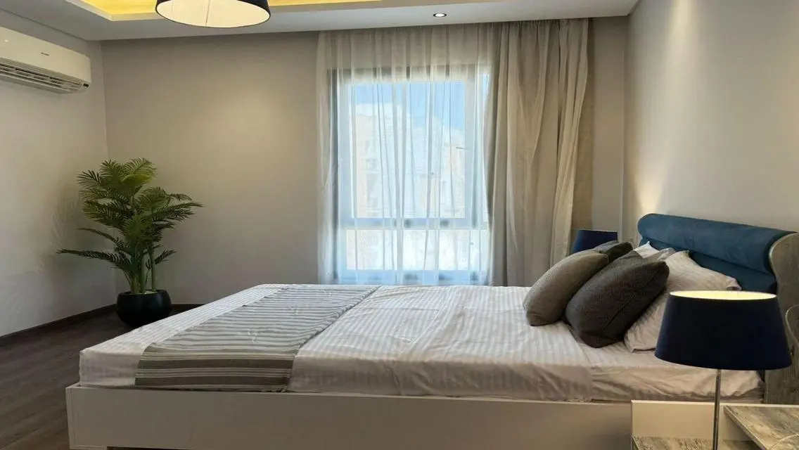 Luxury Apartment with Scenic Landmark View