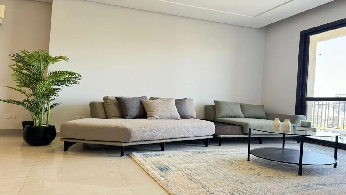 Luxury Apartment with Scenic Landmark View