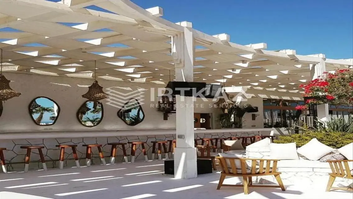 Luxury 2-Bedroom Villa with Balcony and Private Garden in Sunny Area