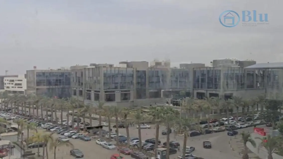 مكتب للإيجار في 5A بجوار المياه