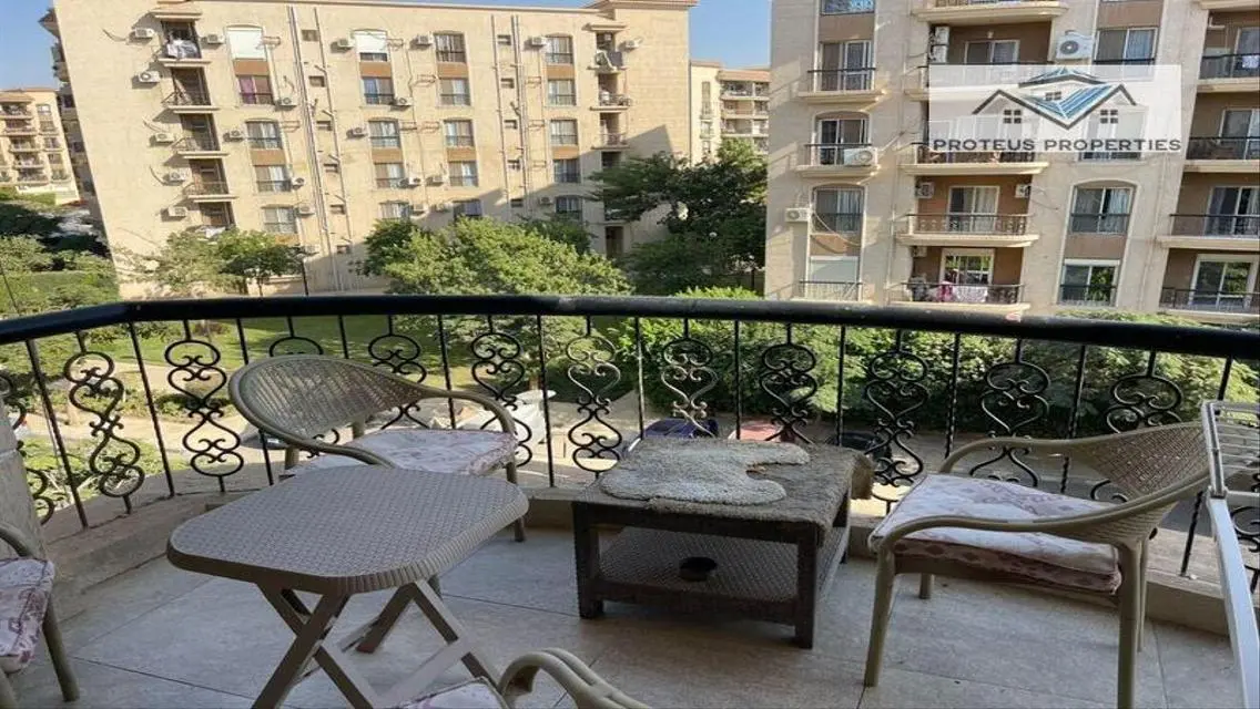 شقة فاخرة للبيع - 200 متر مع شرفة