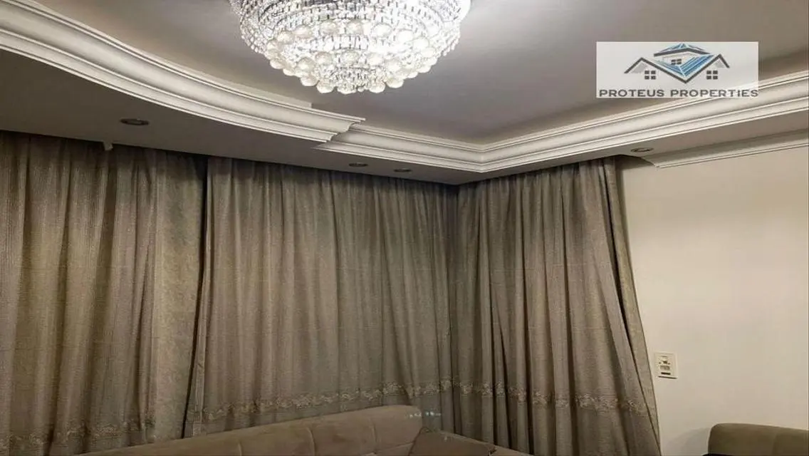 شقة فاخرة للبيع - 200 متر مع شرفة