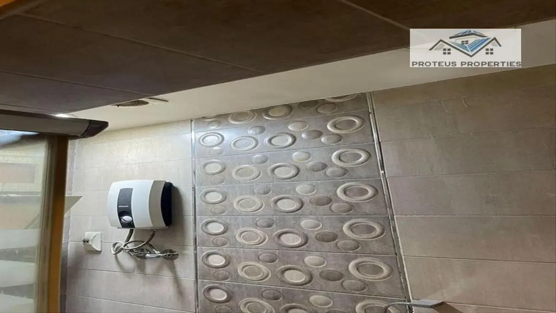 شقة فاخرة للبيع - 200 متر مع شرفة