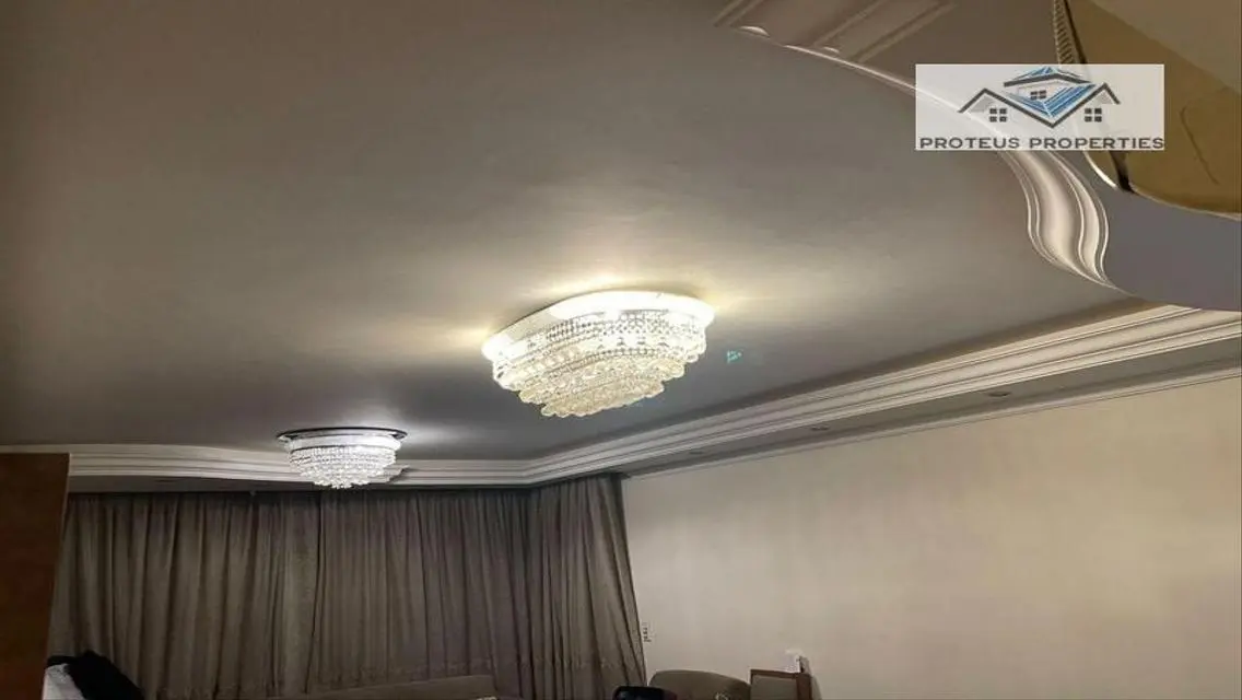 شقة فاخرة للبيع - 200 متر مع شرفة