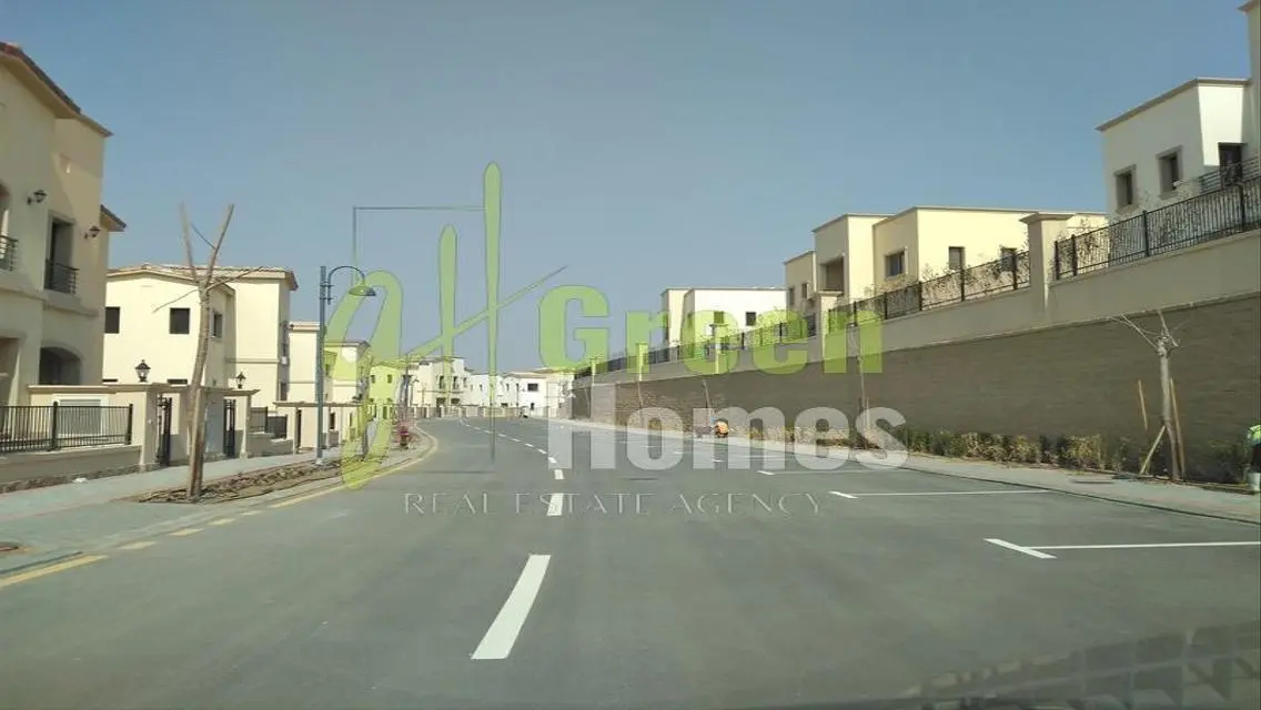 Luxurious Villa for Sale with Spacious Amenities