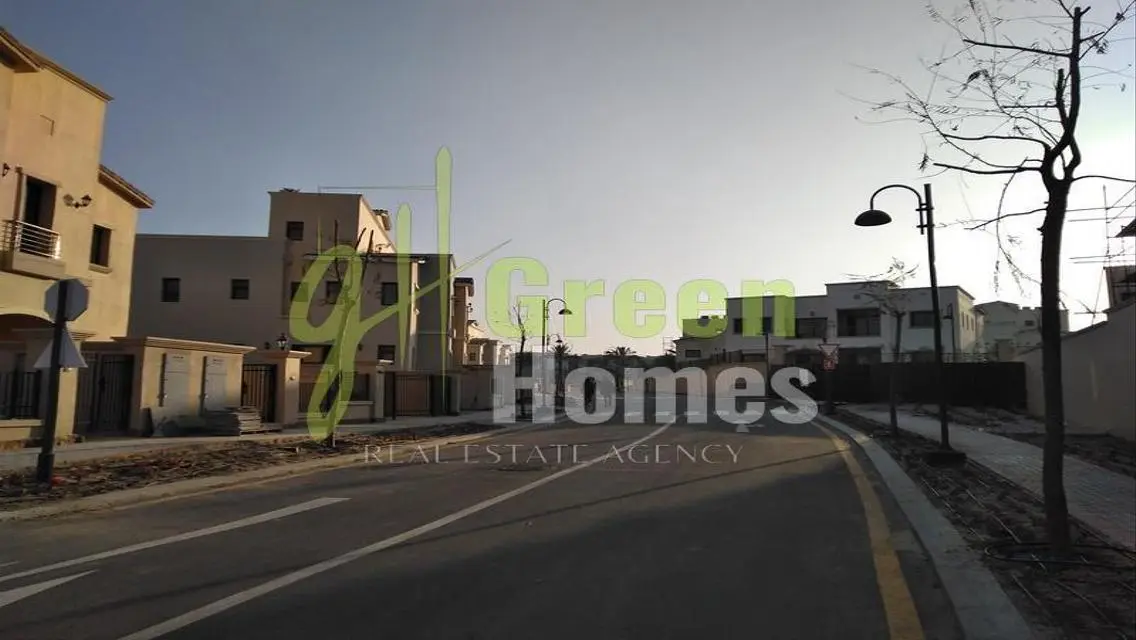 Luxurious Villa for Sale with Spacious Amenities