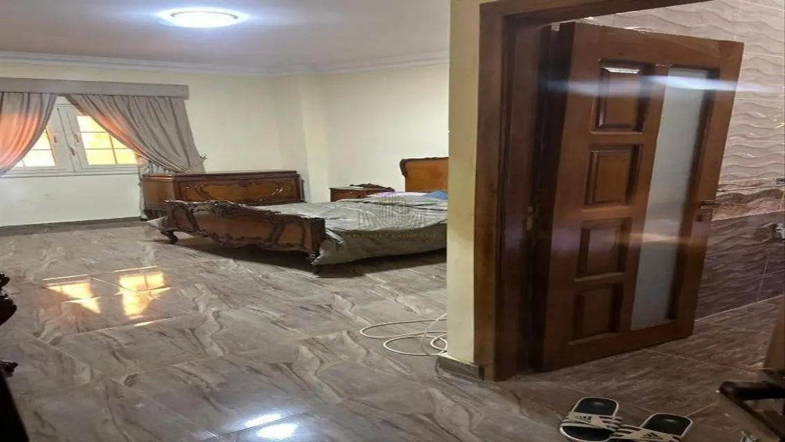 Apartment for Sale with Security Guard and Covered Parking