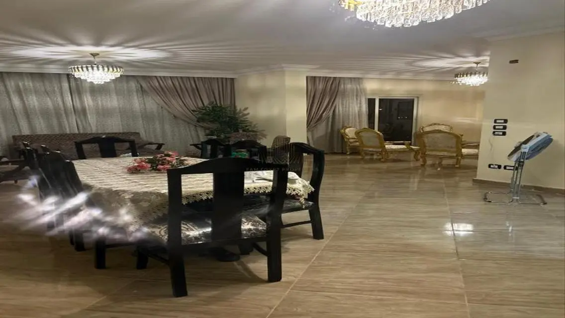 Apartment for Sale with Security Guard and Covered Parking