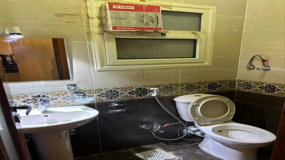 Apartment for Sale with Security Guard and Covered Parking