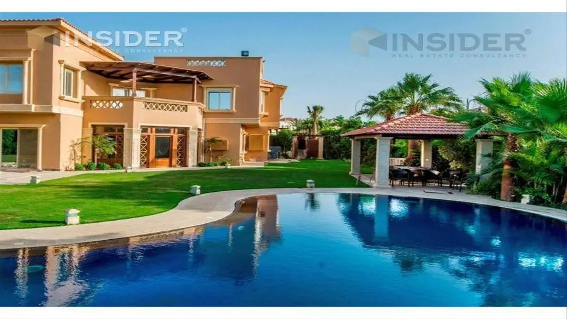 Luxurious Villa with Stunning Lake View