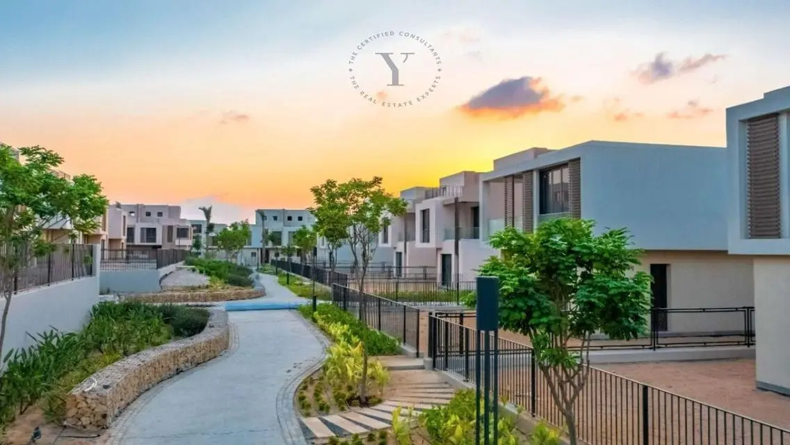 Luxury Villa with Private Garden and Swimming Pool