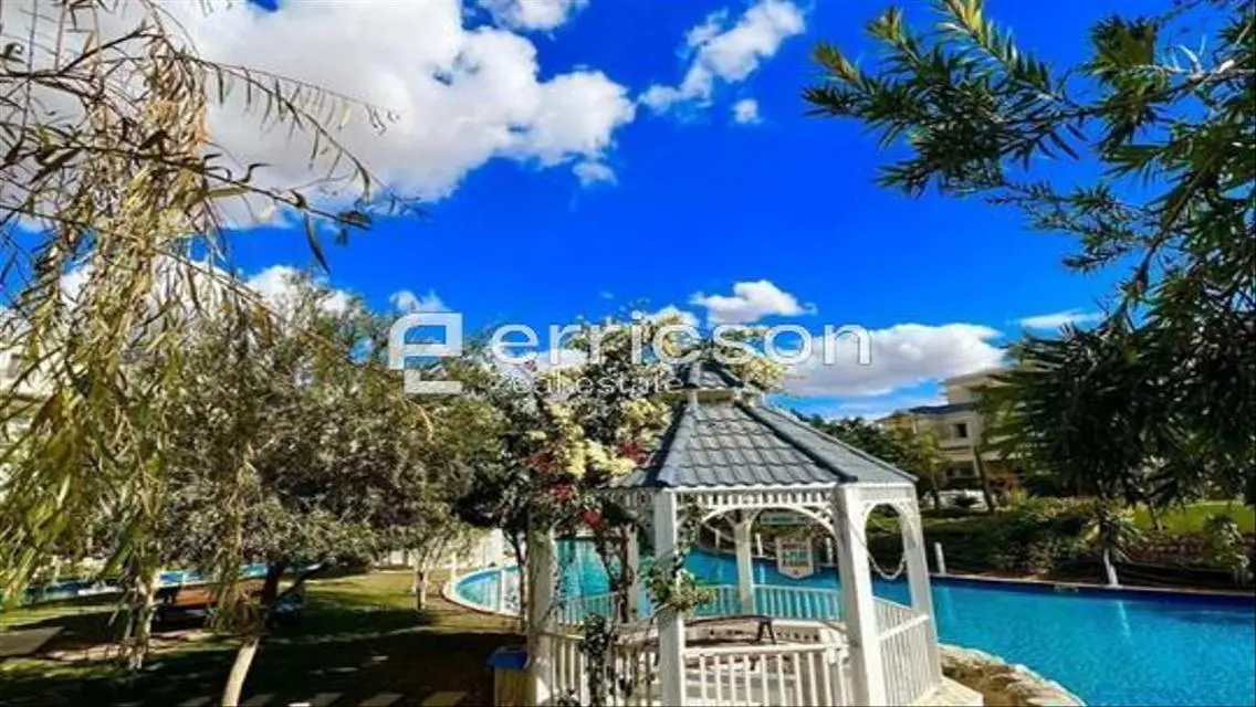 فيلا فاخرة مع إطلالة مميزة على البحيرات