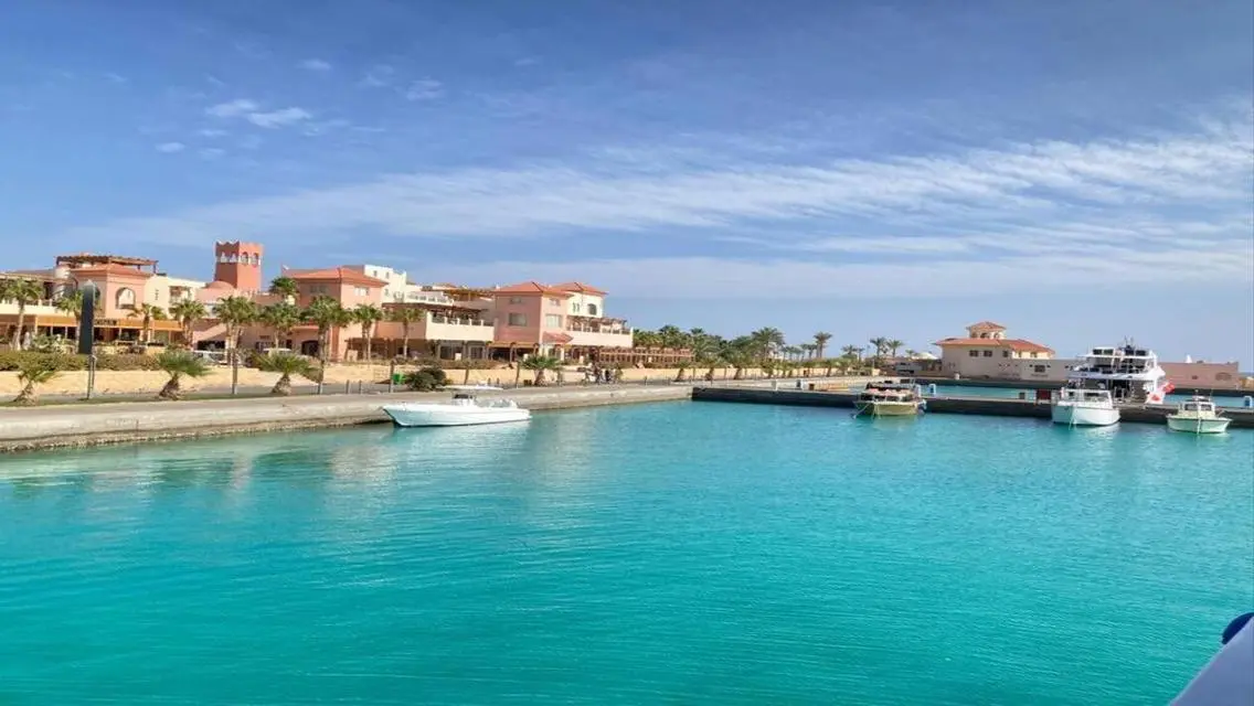 Luxury Apartment with Private Garden and Pool in Prime Location