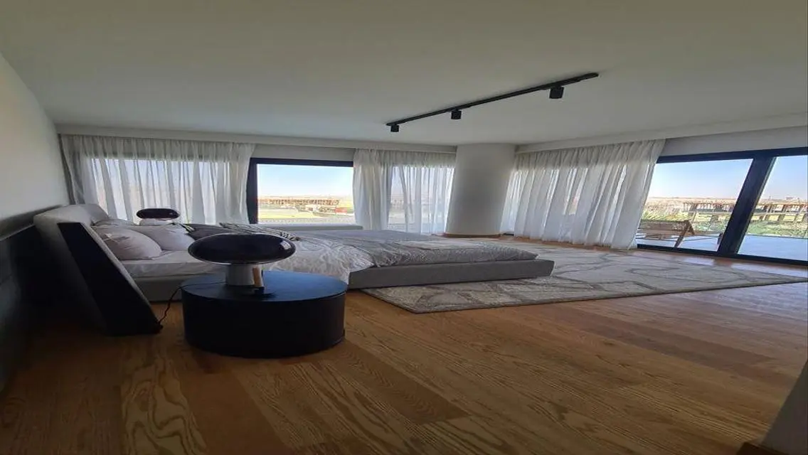 Luxury Apartment with Private Pool and Lakeside View