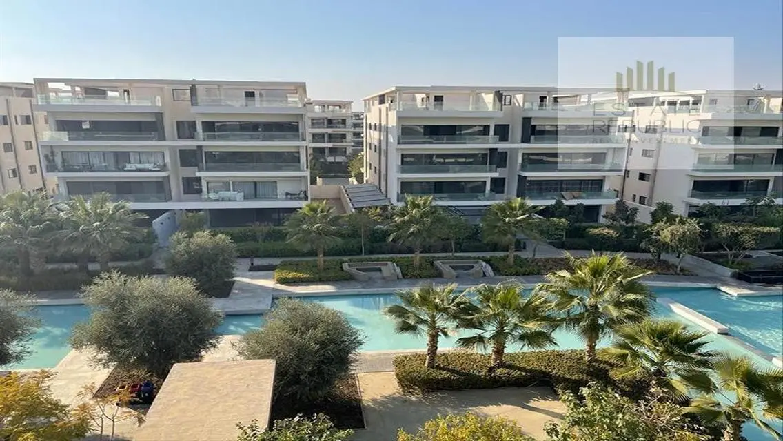 Luxury Apartment at an Attractive Price Overlooking Lakes