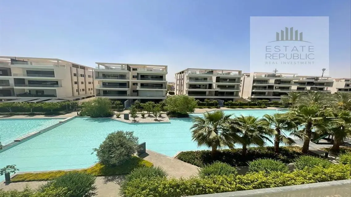 Luxury Apartment at an Attractive Price Overlooking Lakes