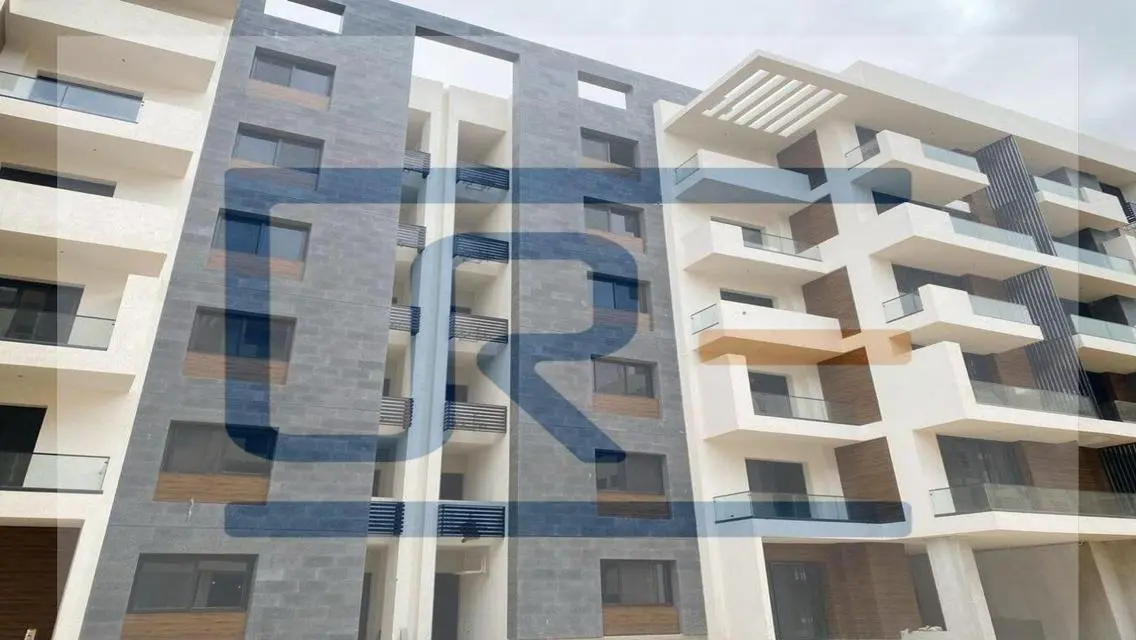 Luxury Apartment for Sale in La Mirada Grand Plaza