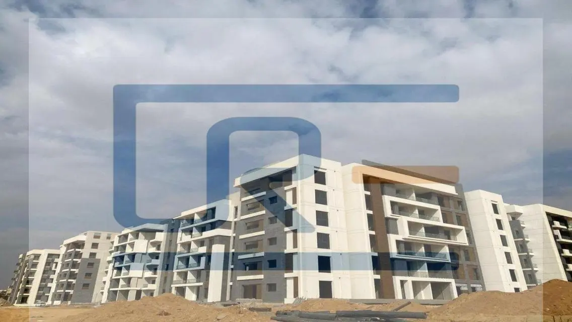 Luxury Apartment for Sale in La Mirada Grand Plaza