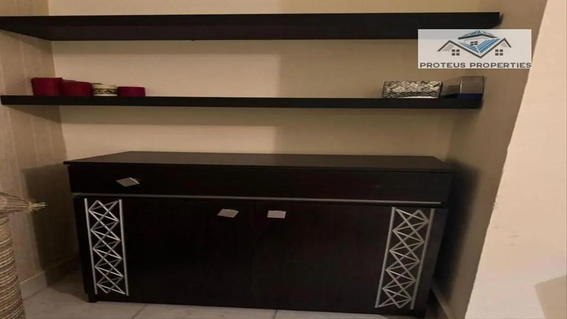 شقة فاخرة مع حديقة خاصة وغرفة خادمة