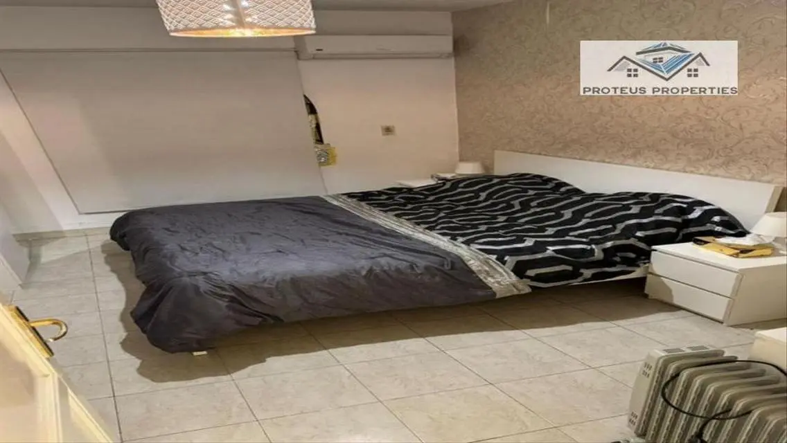 شقة فاخرة مع حديقة خاصة وغرفة خادمة