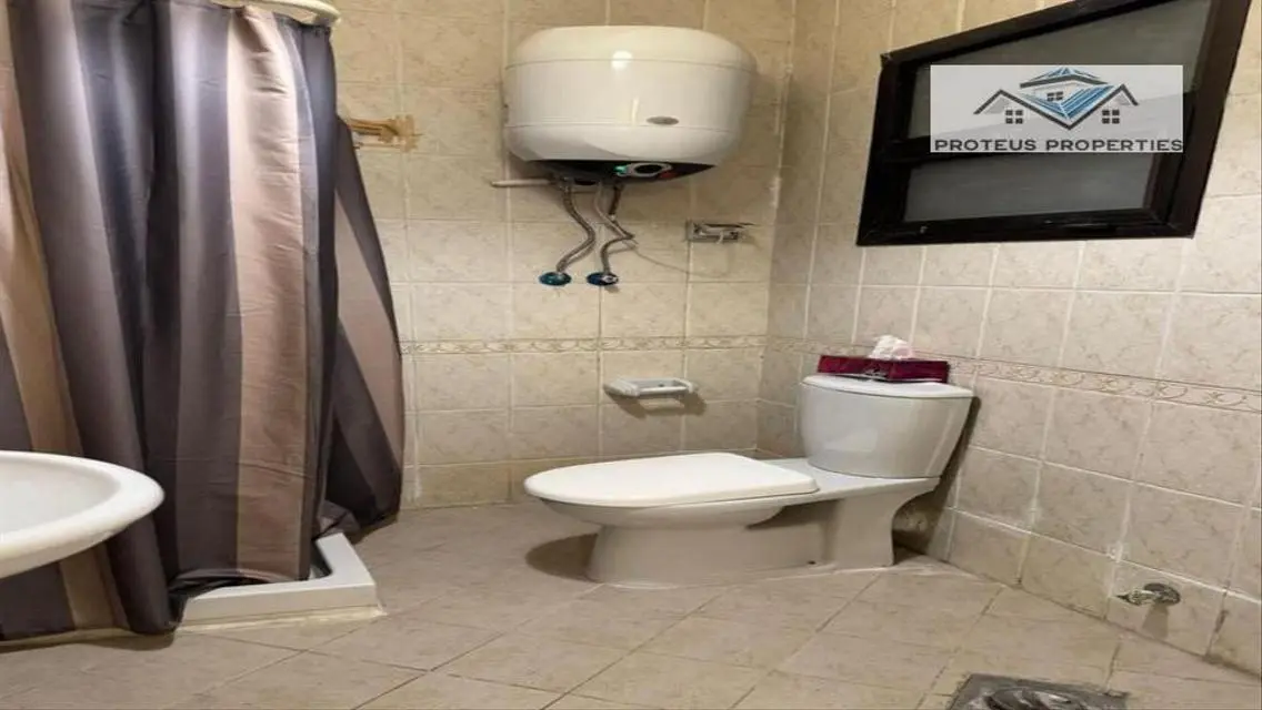شقة فاخرة مع حديقة خاصة وغرفة خادمة