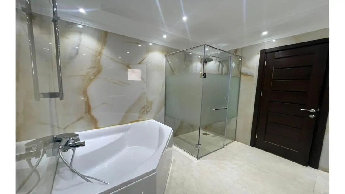 Luxury Apartment with Private Pool and Security Guard