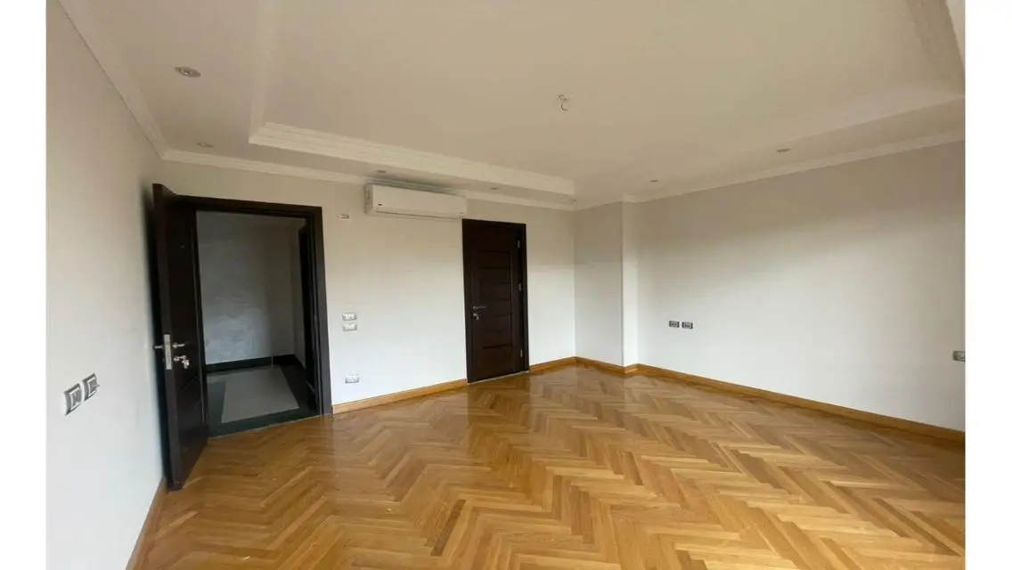 Luxury Apartment with Private Pool and Security Guard