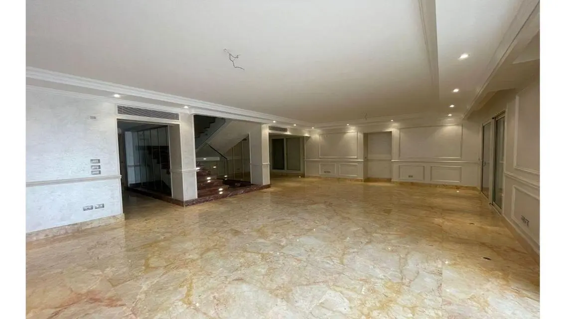 Luxury Apartment with Private Pool and Security Guard