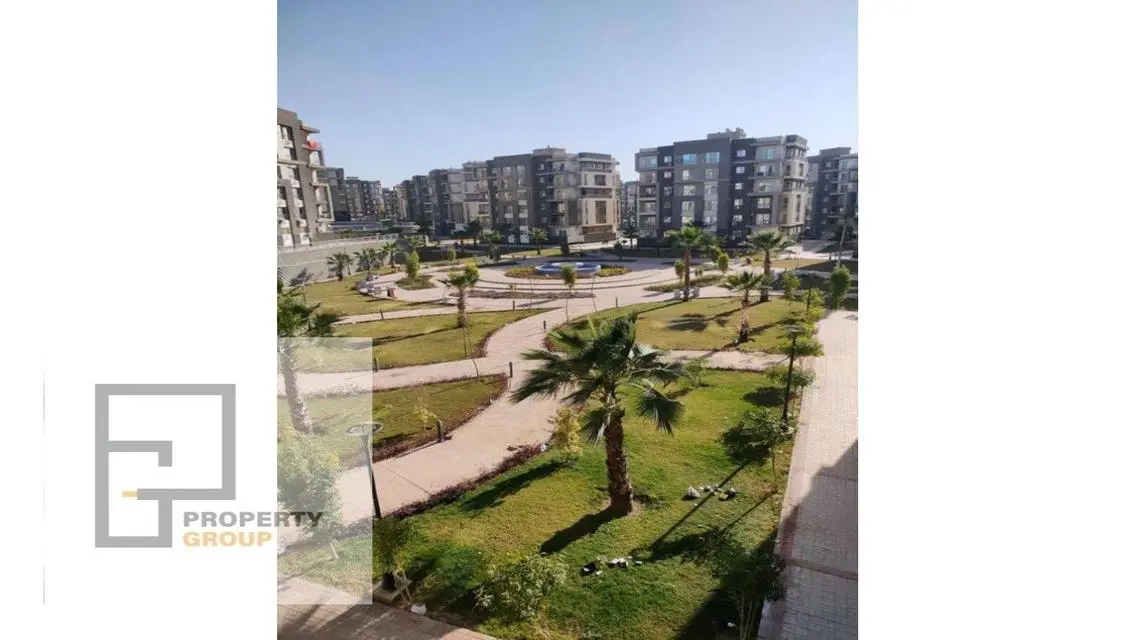 Luxury Villa with Private Garden and Pool for Sale - 950,000 EGP