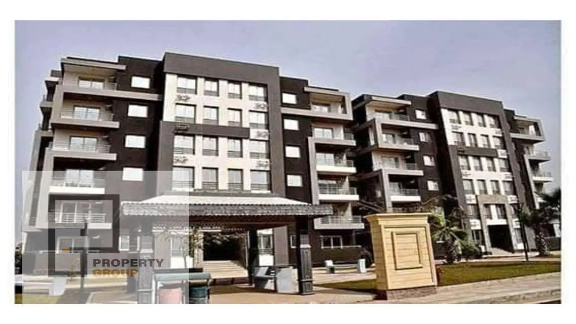 Luxury Villa with Private Garden and Pool for Sale - 950,000 EGP