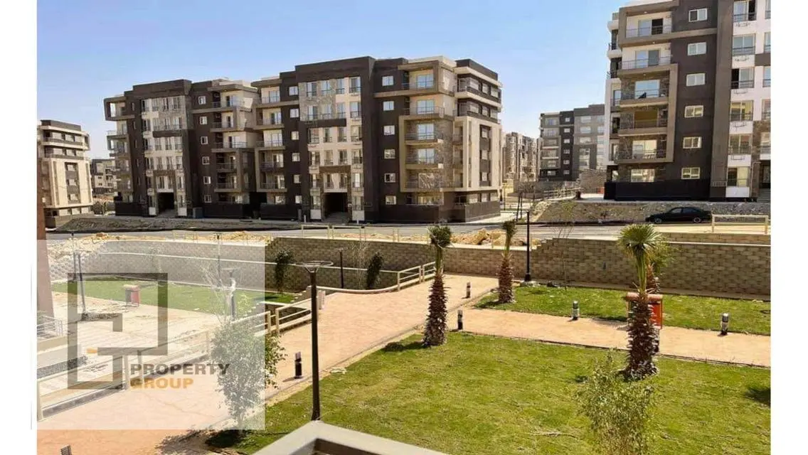 Luxury Villa with Private Garden and Pool for Sale - 950,000 EGP