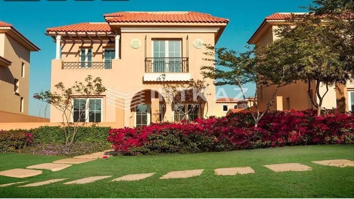 Luxurious Villa for 27000000 EGP with Private Garden and Stunning Views