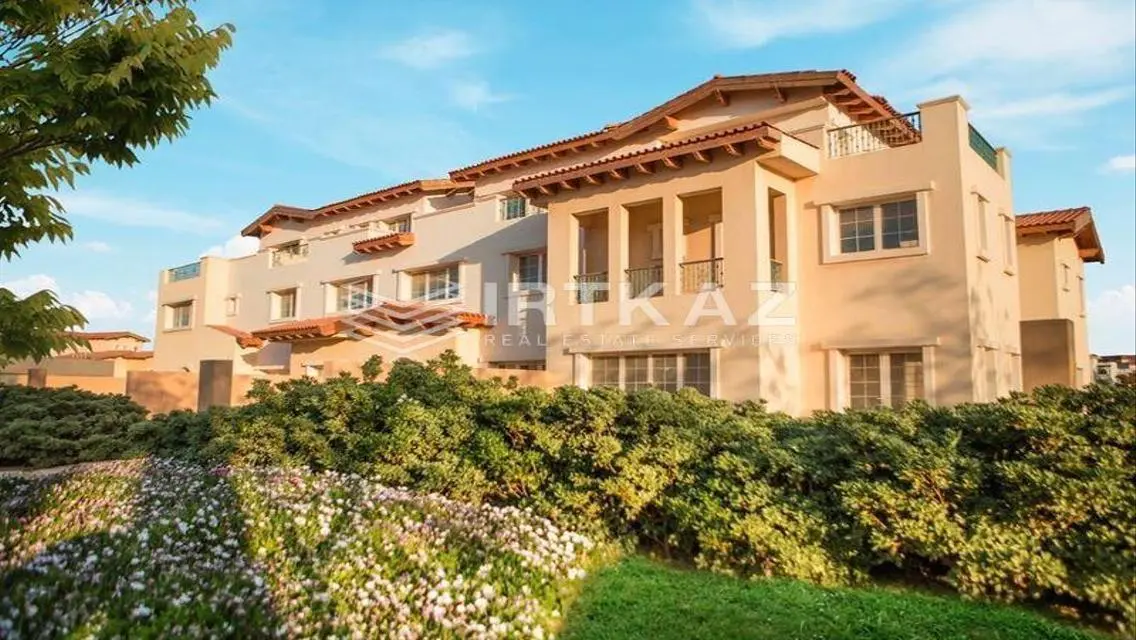 Luxurious Villa for 27000000 EGP with Private Garden and Stunning Views