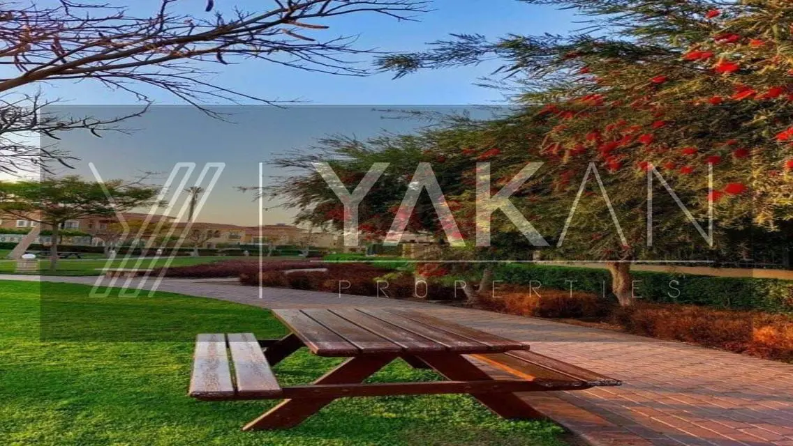 شقة فاخرة للبيع بإطلالة على البحيرات