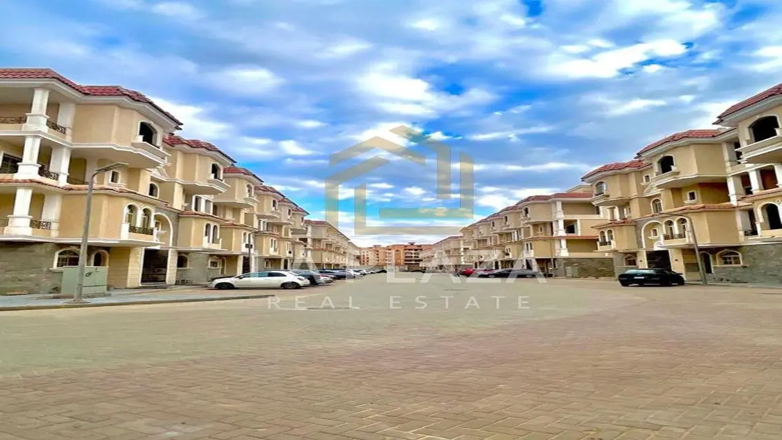 فيلا فاخرة بتصميم عصري مع مسبح وحديقة خاصة