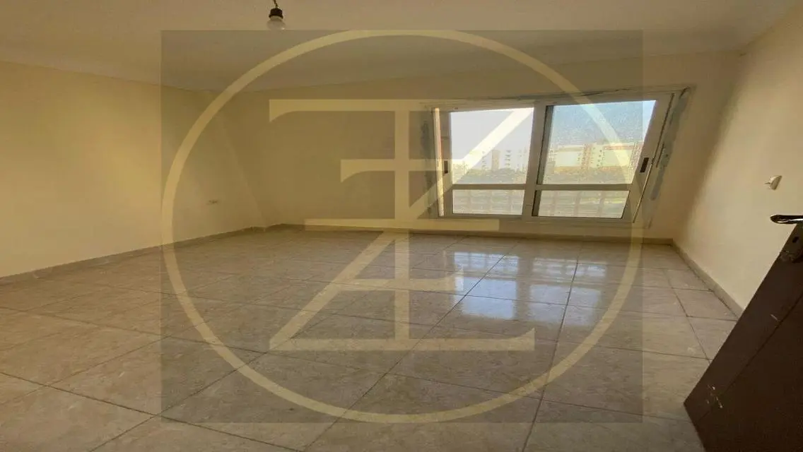 شقة للإيجار في B7 بحي 75