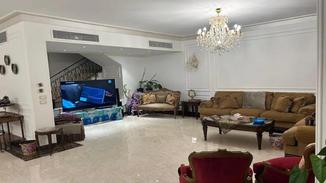 فيلا فاخرة بالمواصفات العالية للبيع