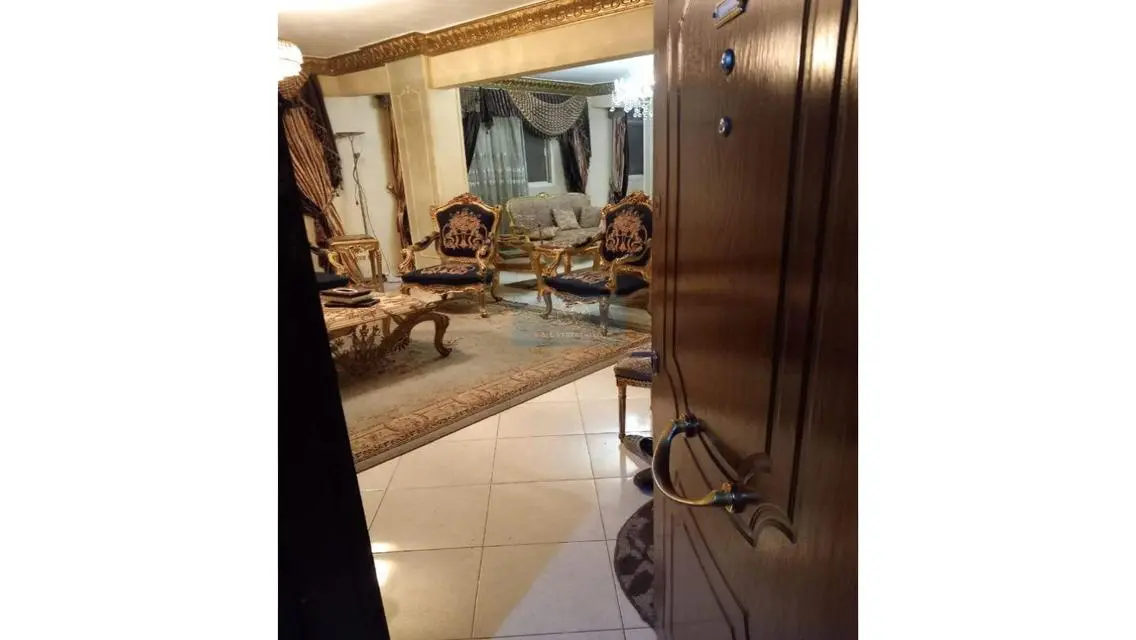 شقة مذهلة للبيع بحديقة 224