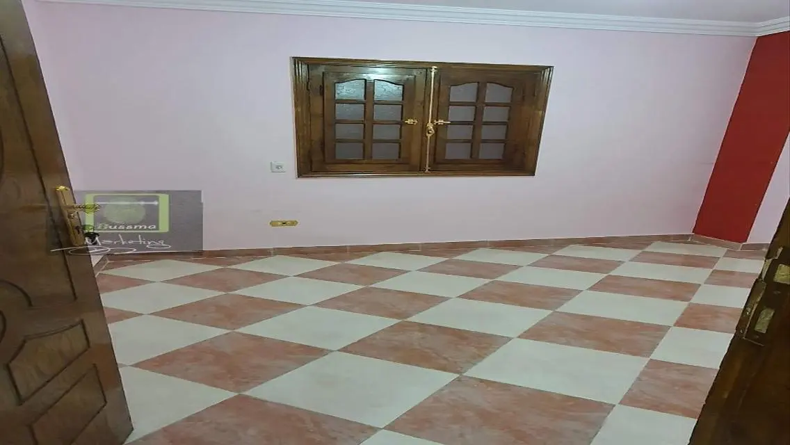 Luxury Apartment with Study Room for Rent